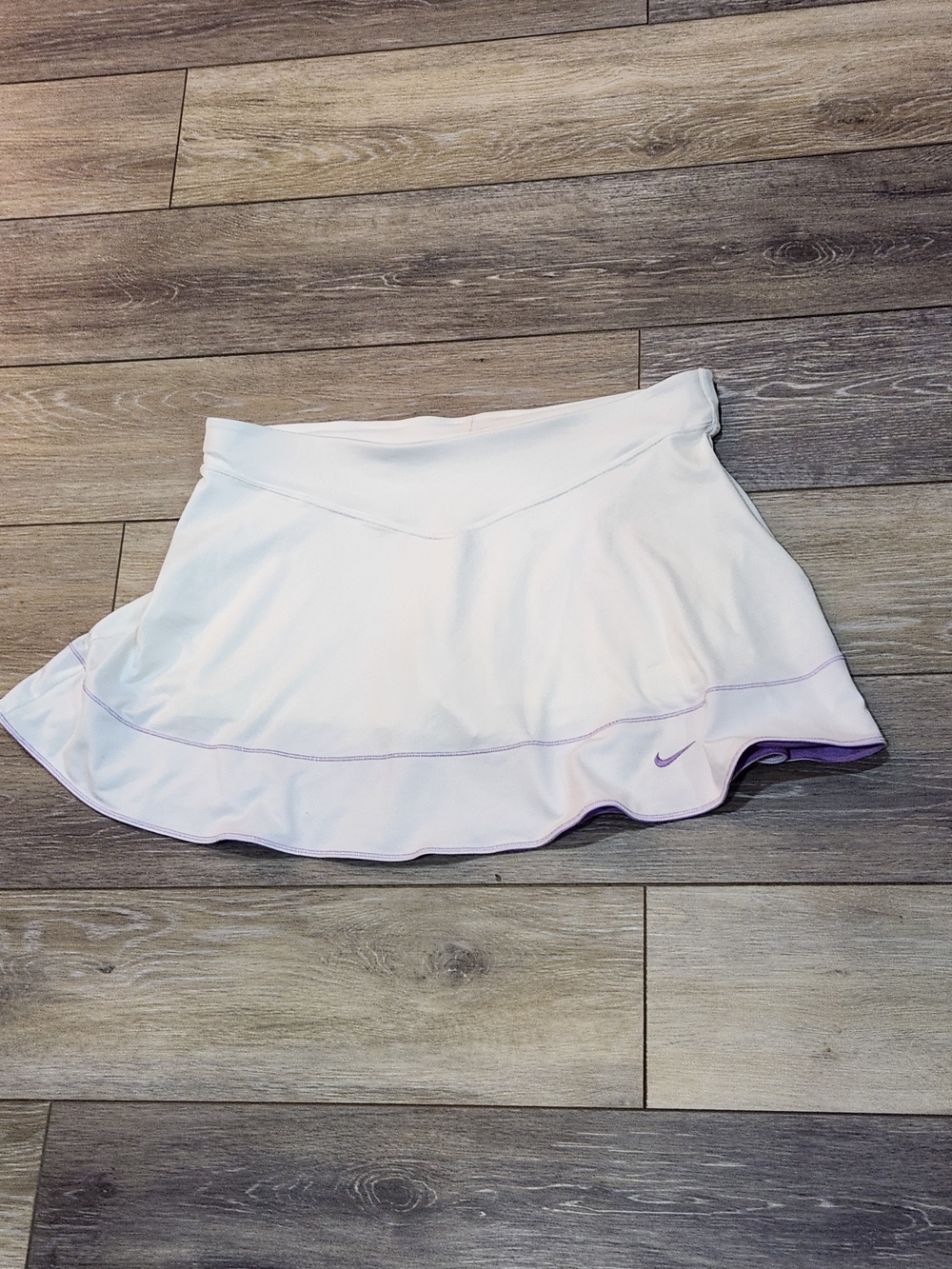 Nike Women’s White & Lavender Athletic Skort Size Medium